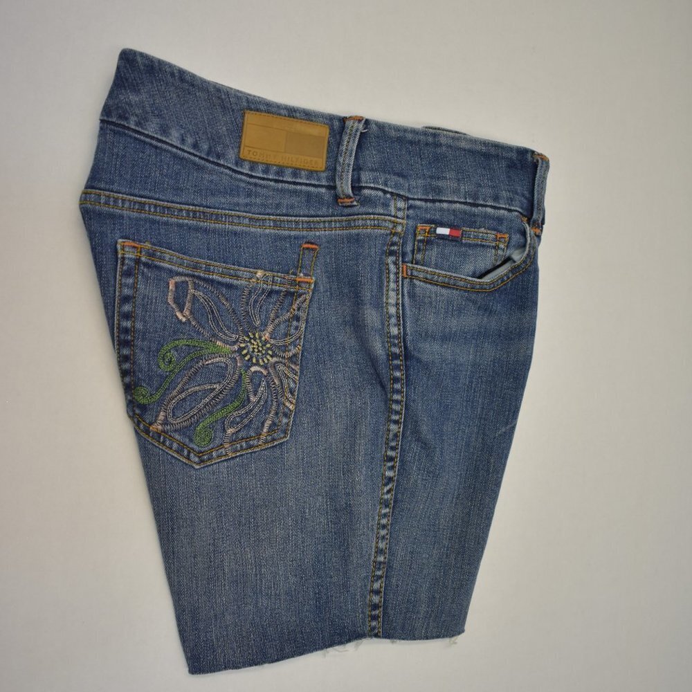 TOMMY HILFIGER RAW HEM SHORTS SZโ 8